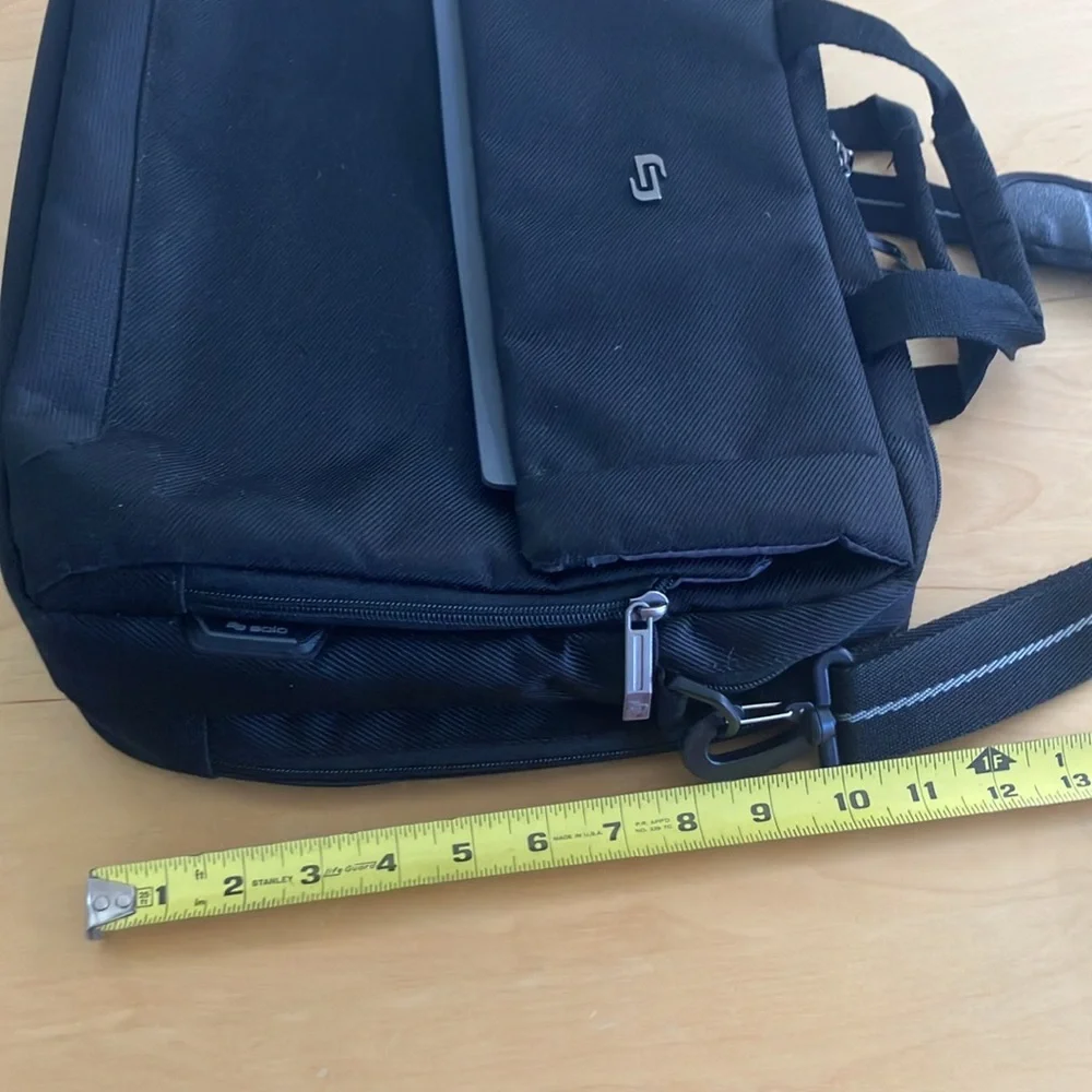 Solo black briefcase messenger/laptop‎ bag in great condition